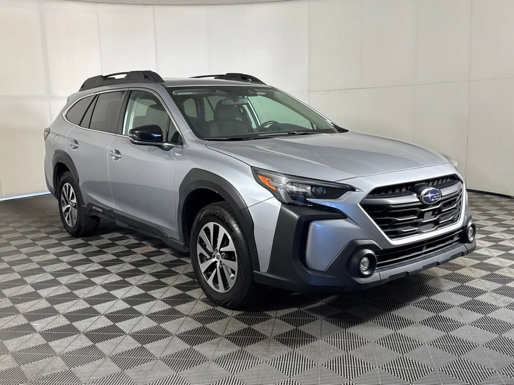 Used 2025 Subaru Outback Premium AWD/4WD image 5