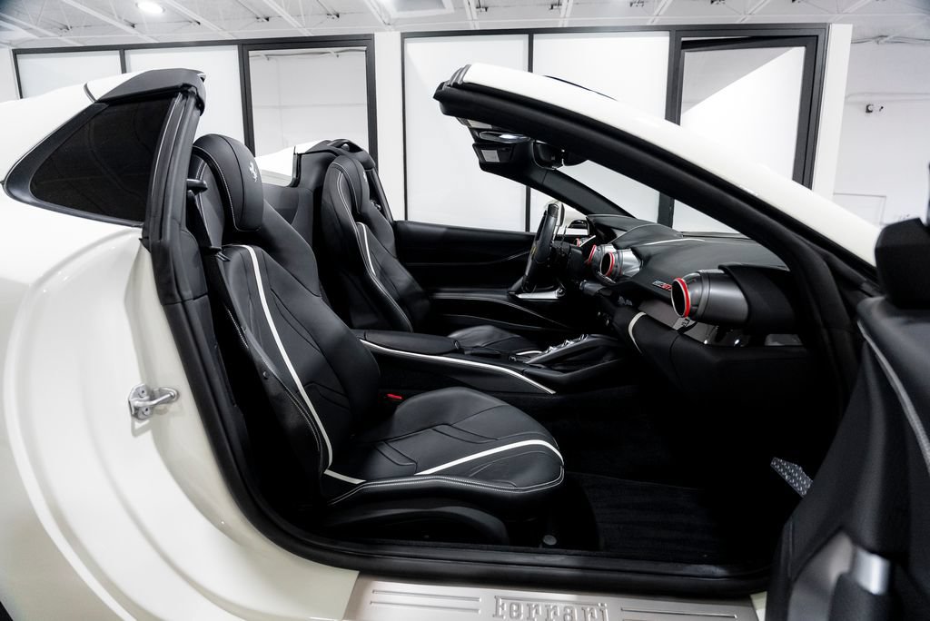 Used 2023 Ferrari 812 GTS RWD image 3