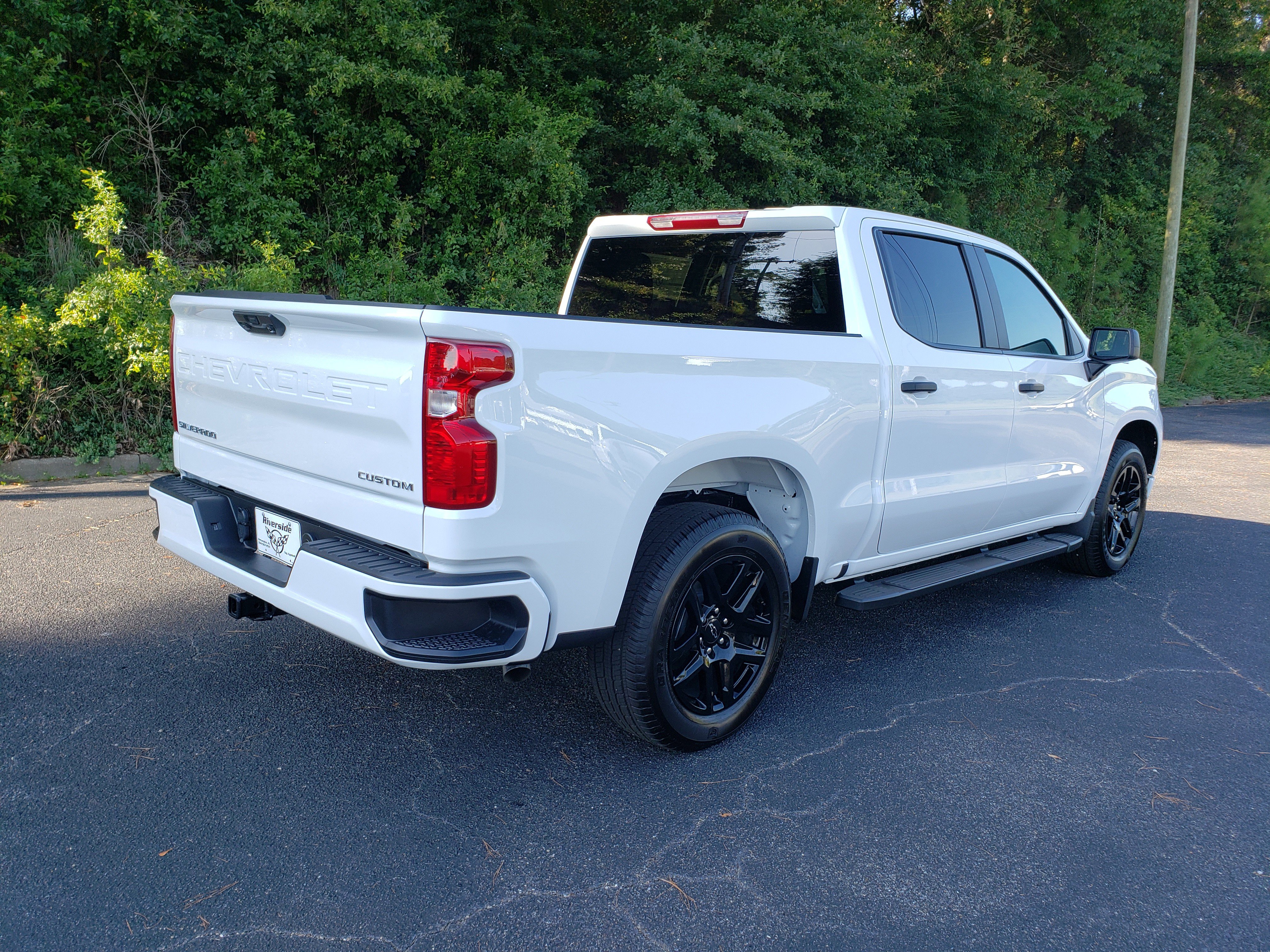 New 2025 Chevrolet Silverado 1500 Custom image 3