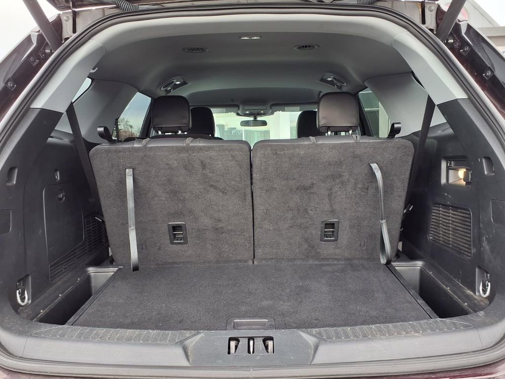 Used 2023 Ford Explorer XLT w/ Equipment Group 202A AWD/4WD image 21