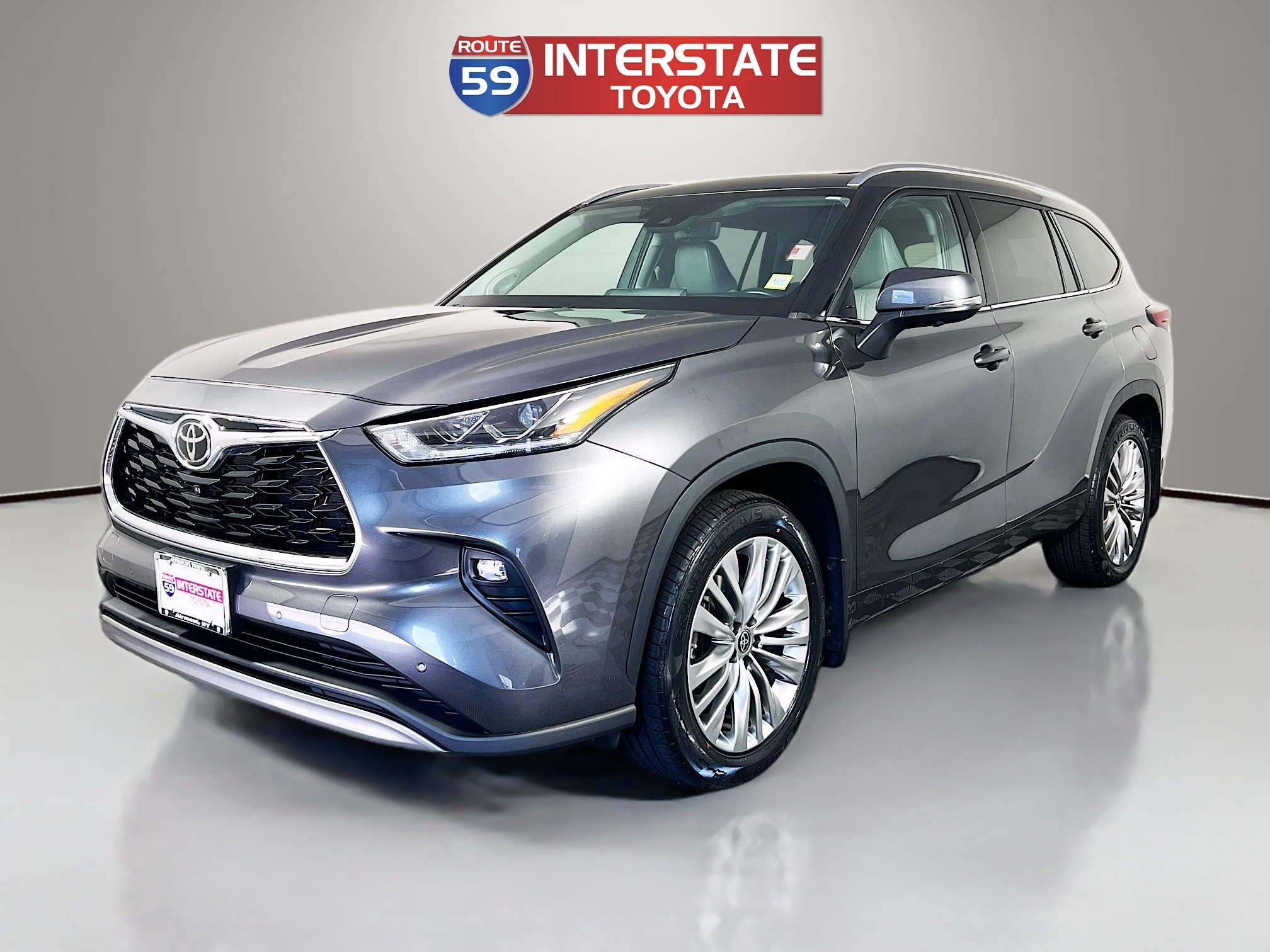 Certified 2023 Toyota Highlander Platinum AWD/4WD image 3