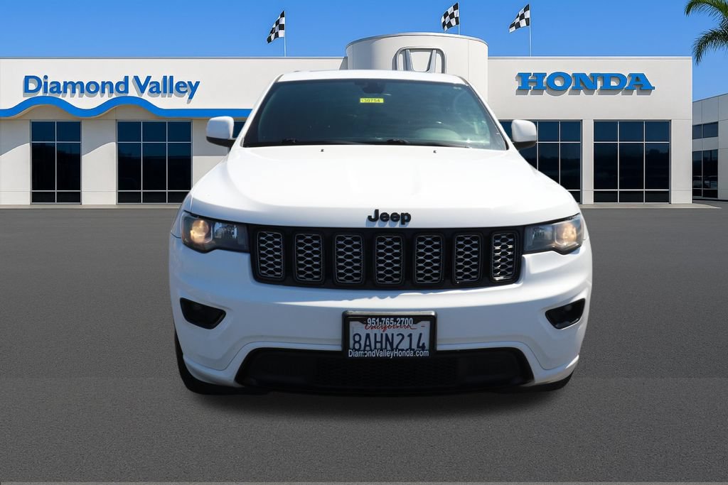 Used 2017 Jeep Grand Cherokee Altitude RWD image 2