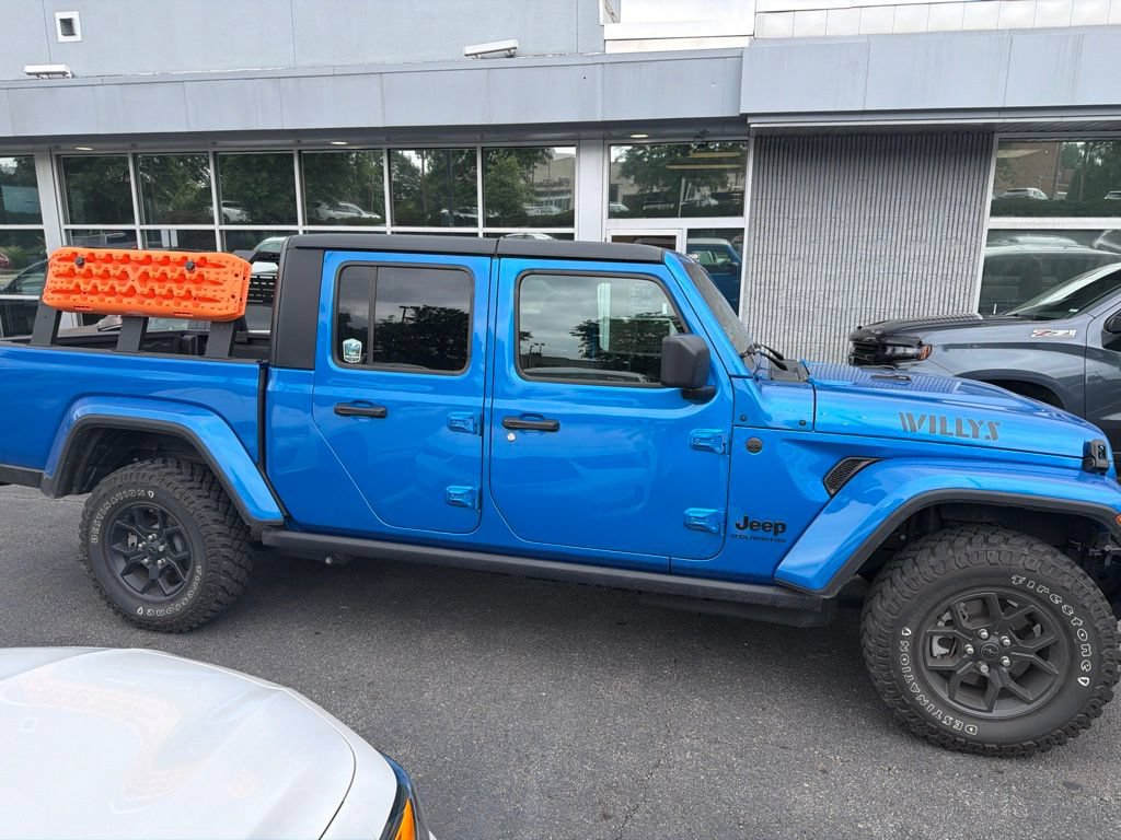 Used 2026 Jeep Gladiator Sport AWD/4WD image 2