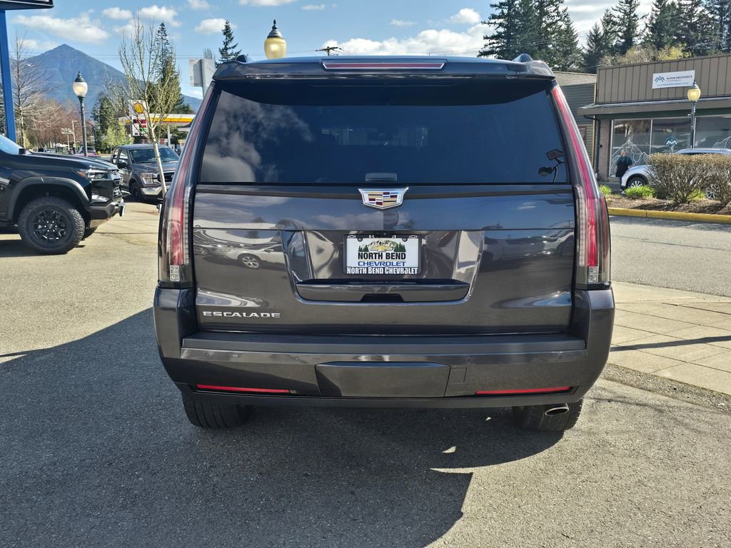 Used 2017 Cadillac Escalade Platinum image 6