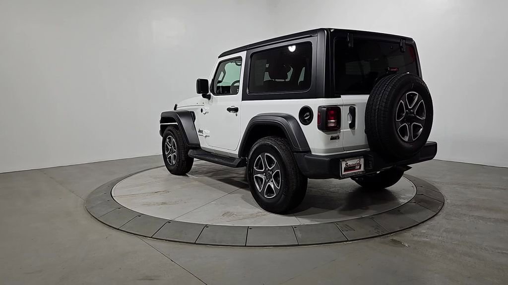 Used 2022 Jeep Wrangler Sport S image 3