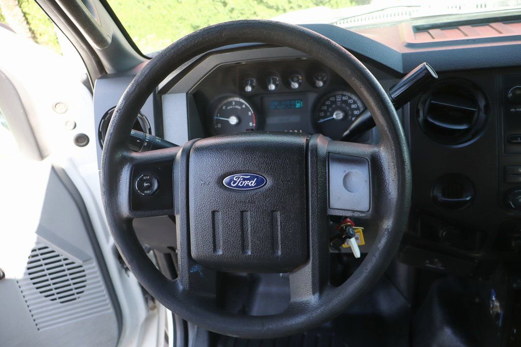 Used 2016 Ford F550 2WD Regular Cab Super Duty image 24