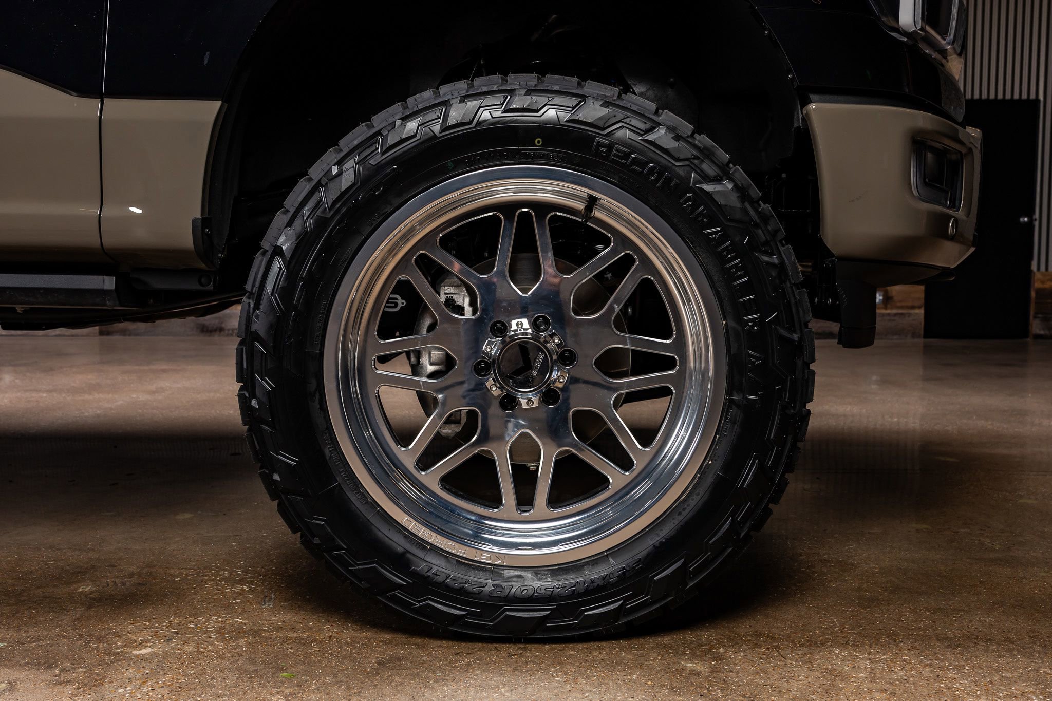 Used 2025 Ford F150 King Ranch w/ FX4 Off-Road Package image 12