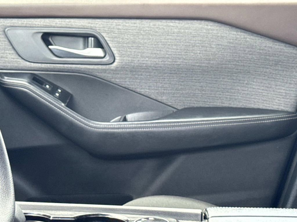 Certified 2023 Nissan Rogue SV AWD/4WD image 21