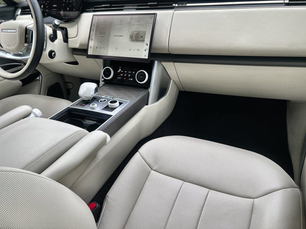 Certified 2023 Land Rover Range Rover SV AWD/4WD image 14