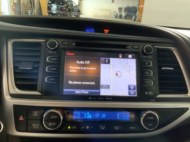 Used 2017 Toyota Highlander XLE image 18