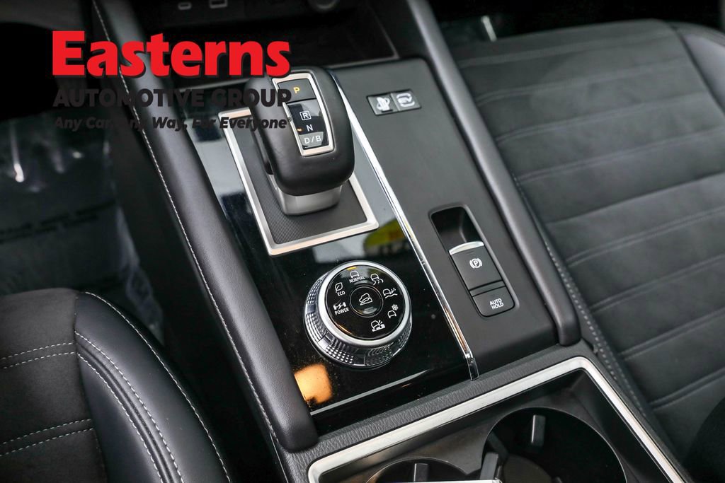 Used 2023 Mitsubishi Outlander SE image 13