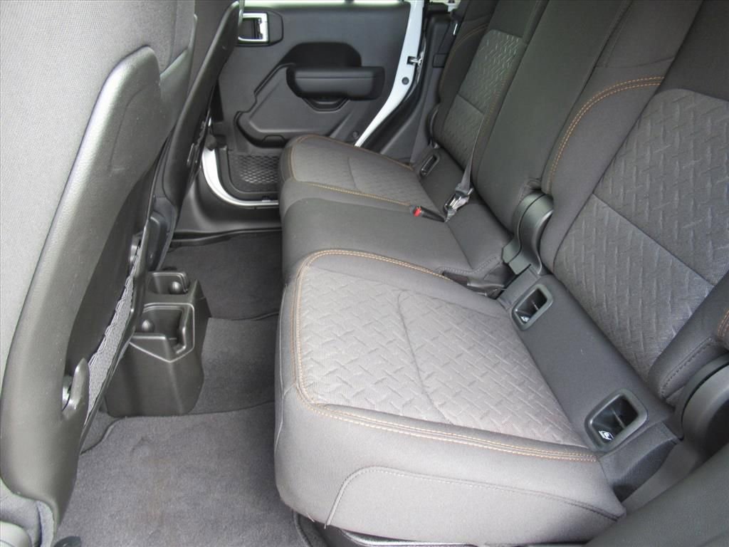 Certified 2024 Jeep Gladiator Mojave w/ Technology Group image 29