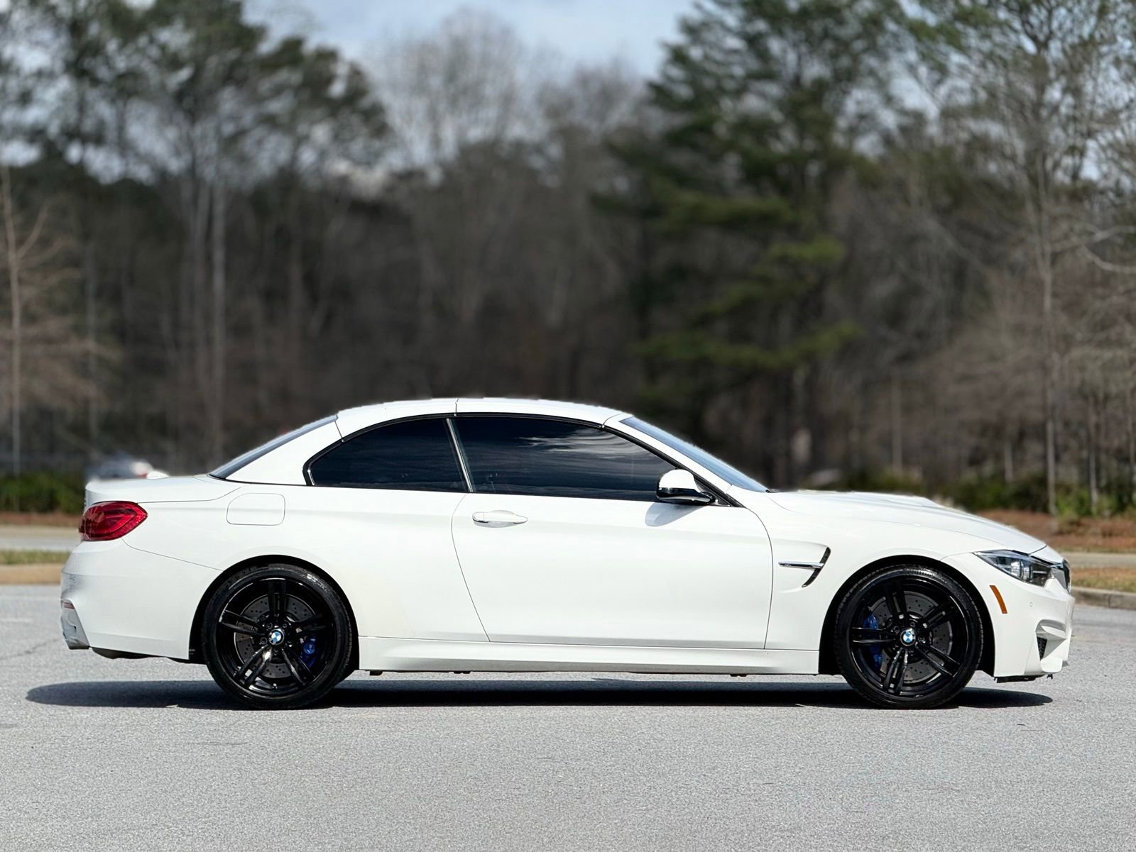 Used 2019 BMW M4 Convertible image 11