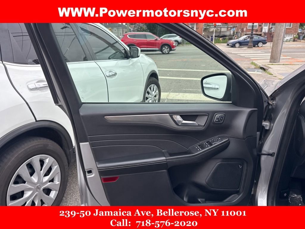 Used 2021 Ford Escape Titanium image 27