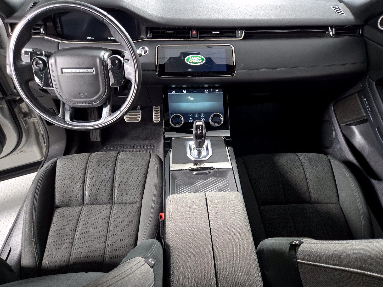 Used 2020 Land Rover Range Rover Evoque R-Dynamic HSE AWD/4WD image 4