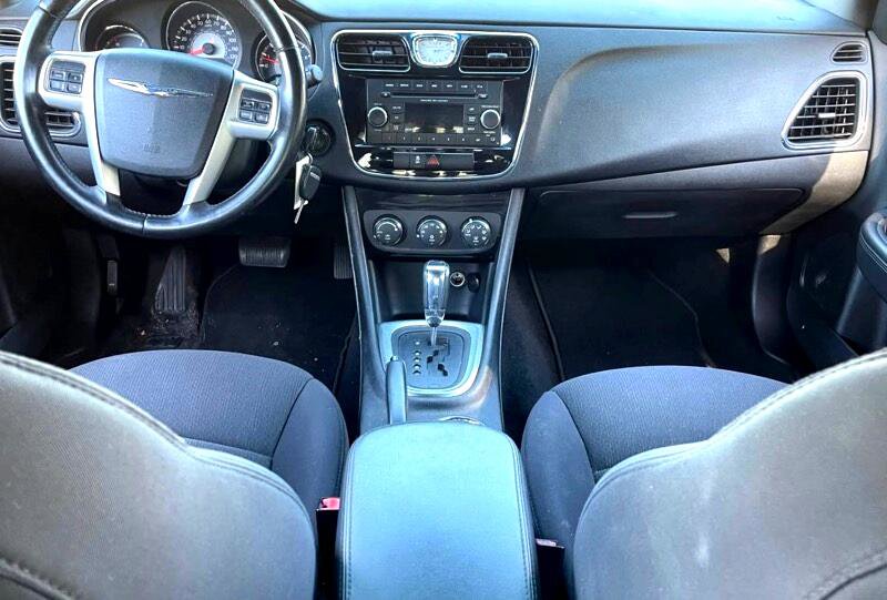 Used 2012 Chrysler 200 Touring image 8