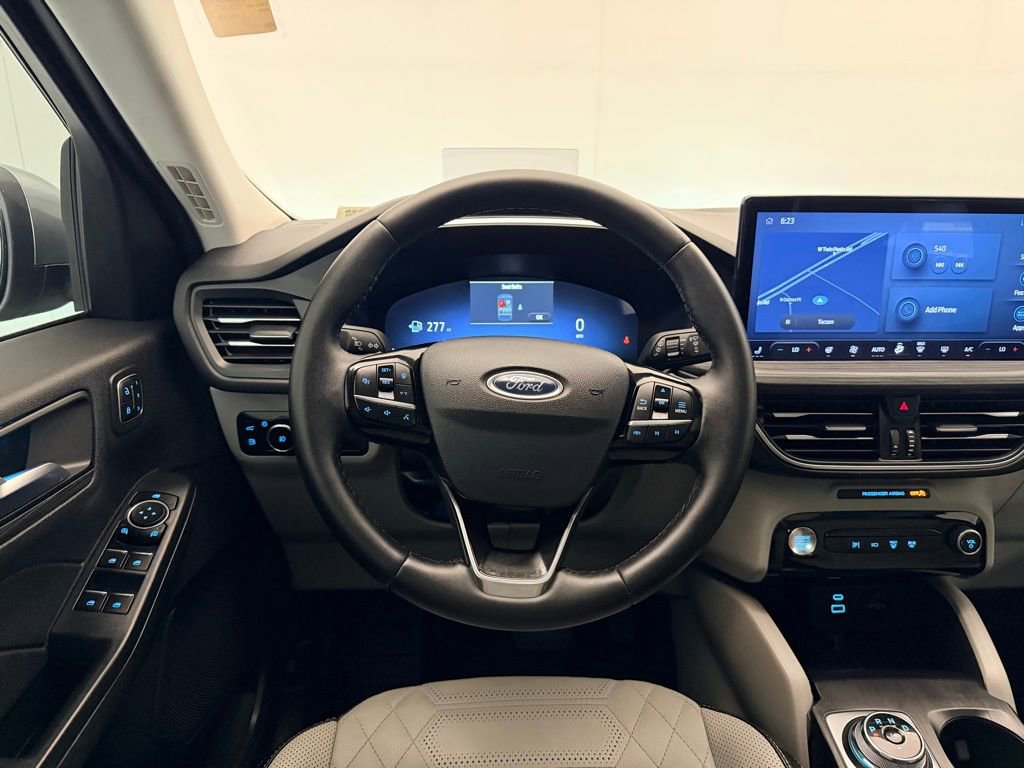 Used 2023 Ford Escape Platinum w/ Premium Technology Package image 15