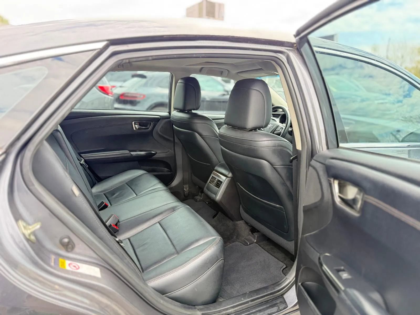 Used 2014 Toyota Avalon XLE Touring FWD image 22