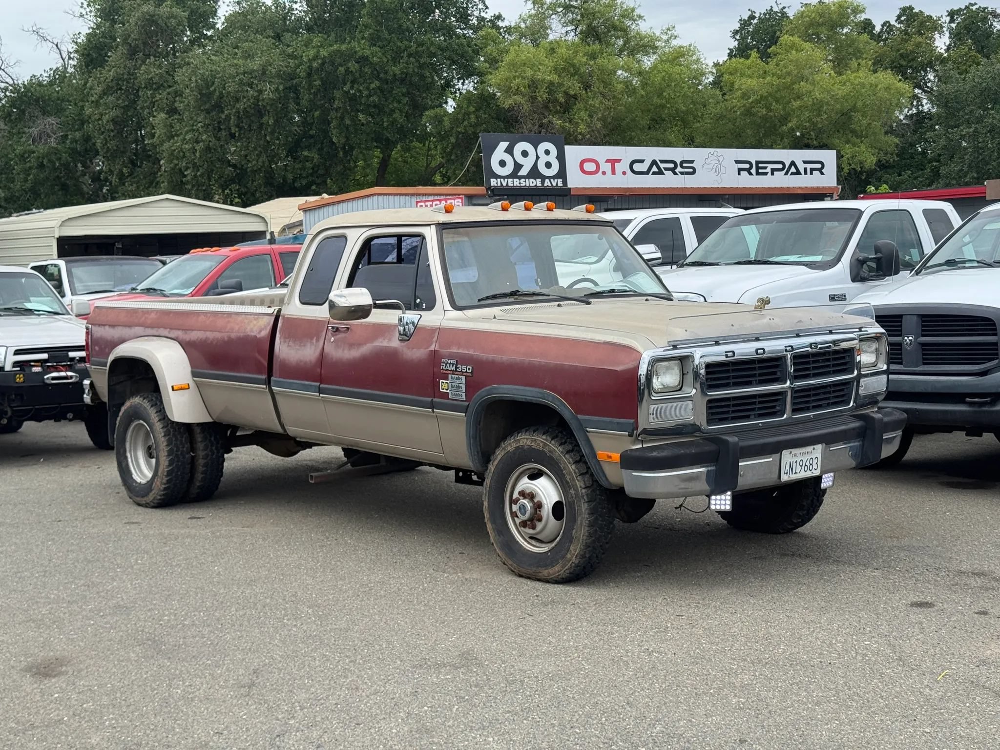 Used 1992 Dodge D/W Truck 350 AWD/4WD image 2