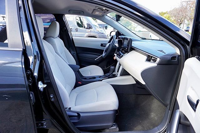 Used 2022 Toyota Corolla Cross L image 12