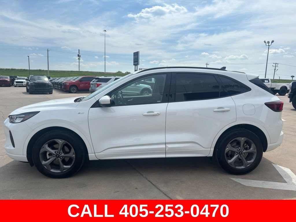 Used 2023 Ford Escape ST-Line Select w/ Tech Pack #1 AWD/4WD image 3
