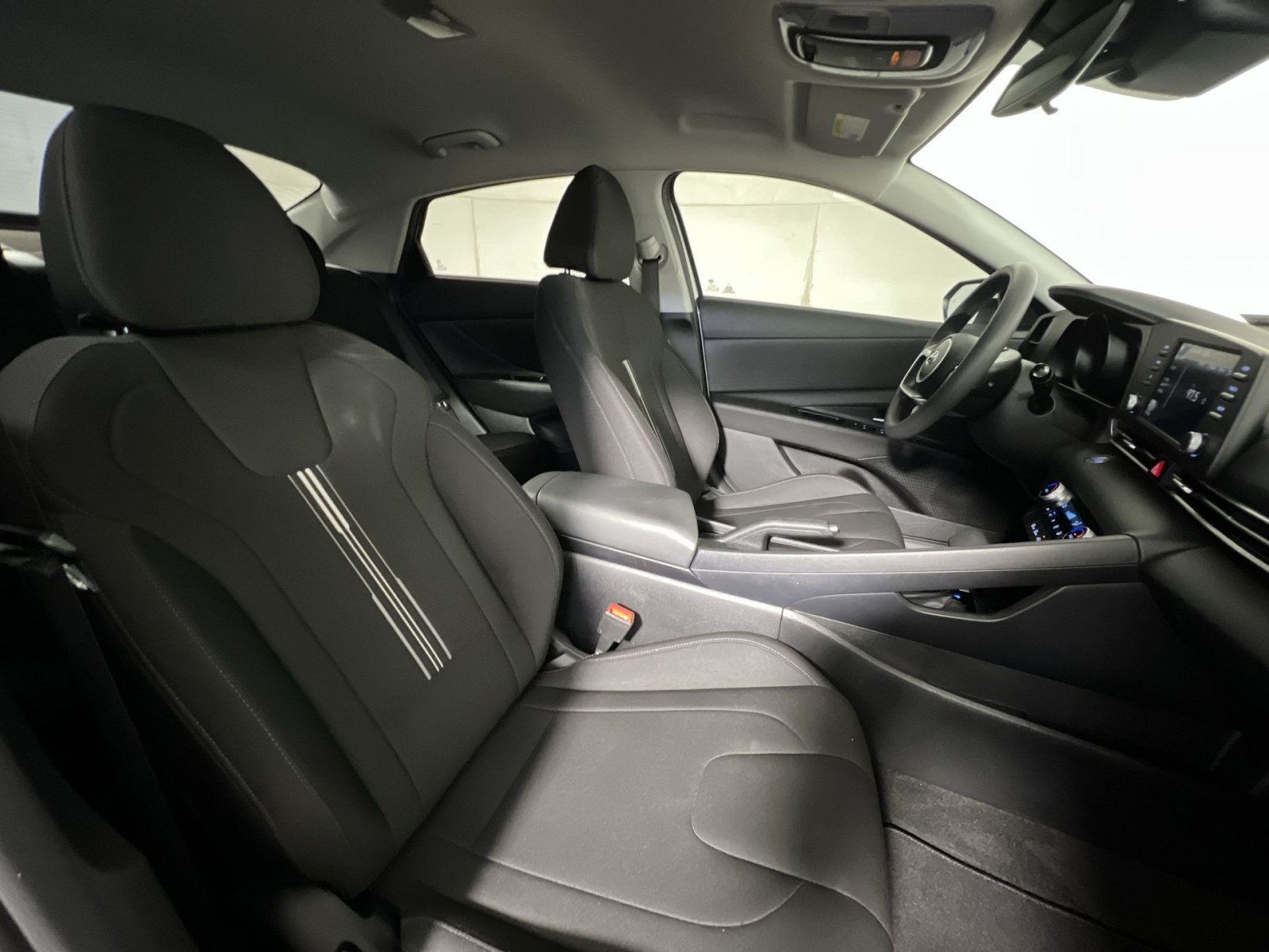 Used 2023 Hyundai Elantra SEL FWD image 25