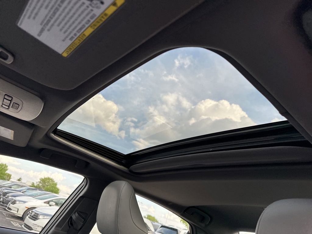 Used 2020 Toyota Avalon Limited w/ Advanced Safety Package FWD image 5