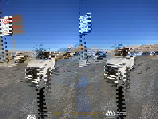 New 2025 GMC Canyon Elevation w/ Convenience Package image 1