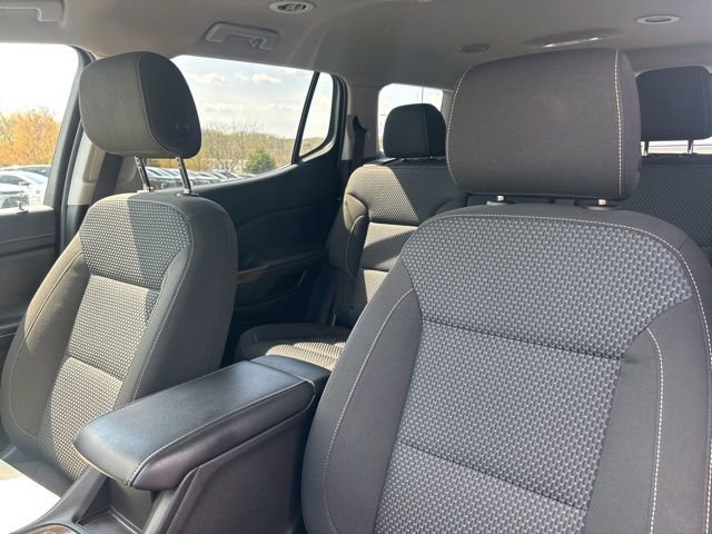 Used 2023 GMC Acadia SLE w/ Driver Convenience Package image 5