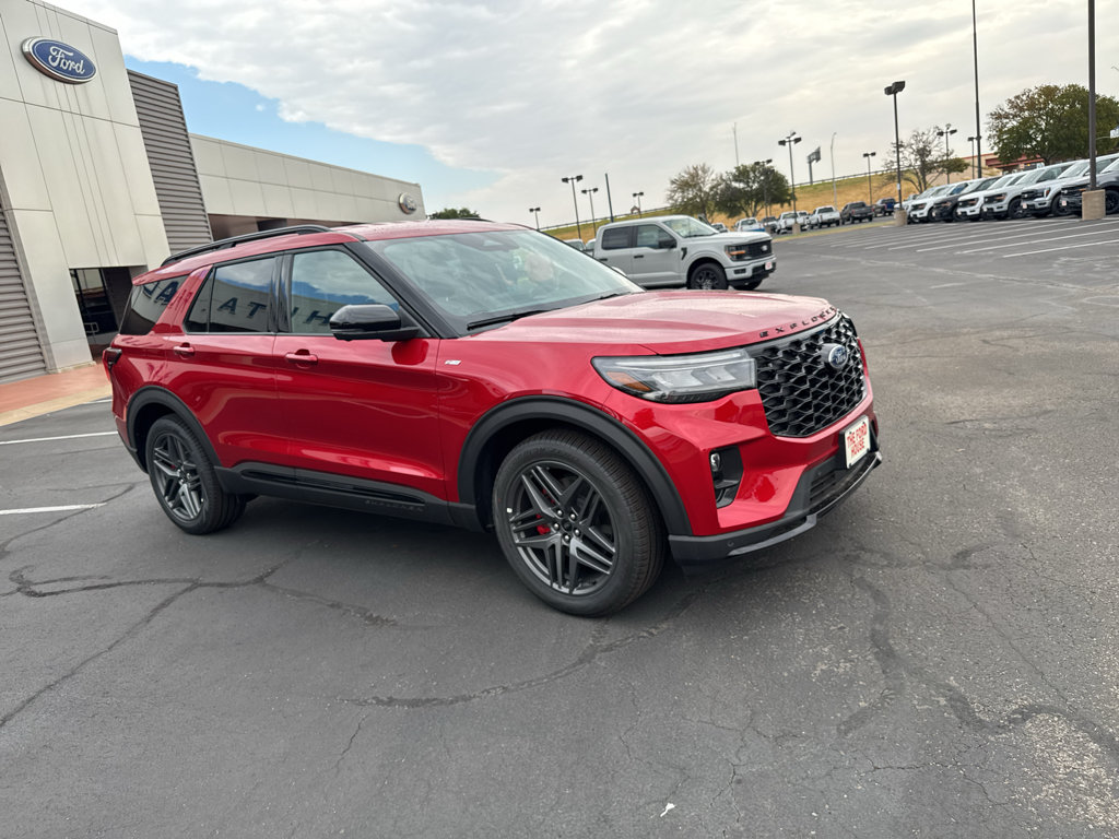New 2026 Ford Explorer ST-Line w/ ST-Line Street Pack RWD image 3