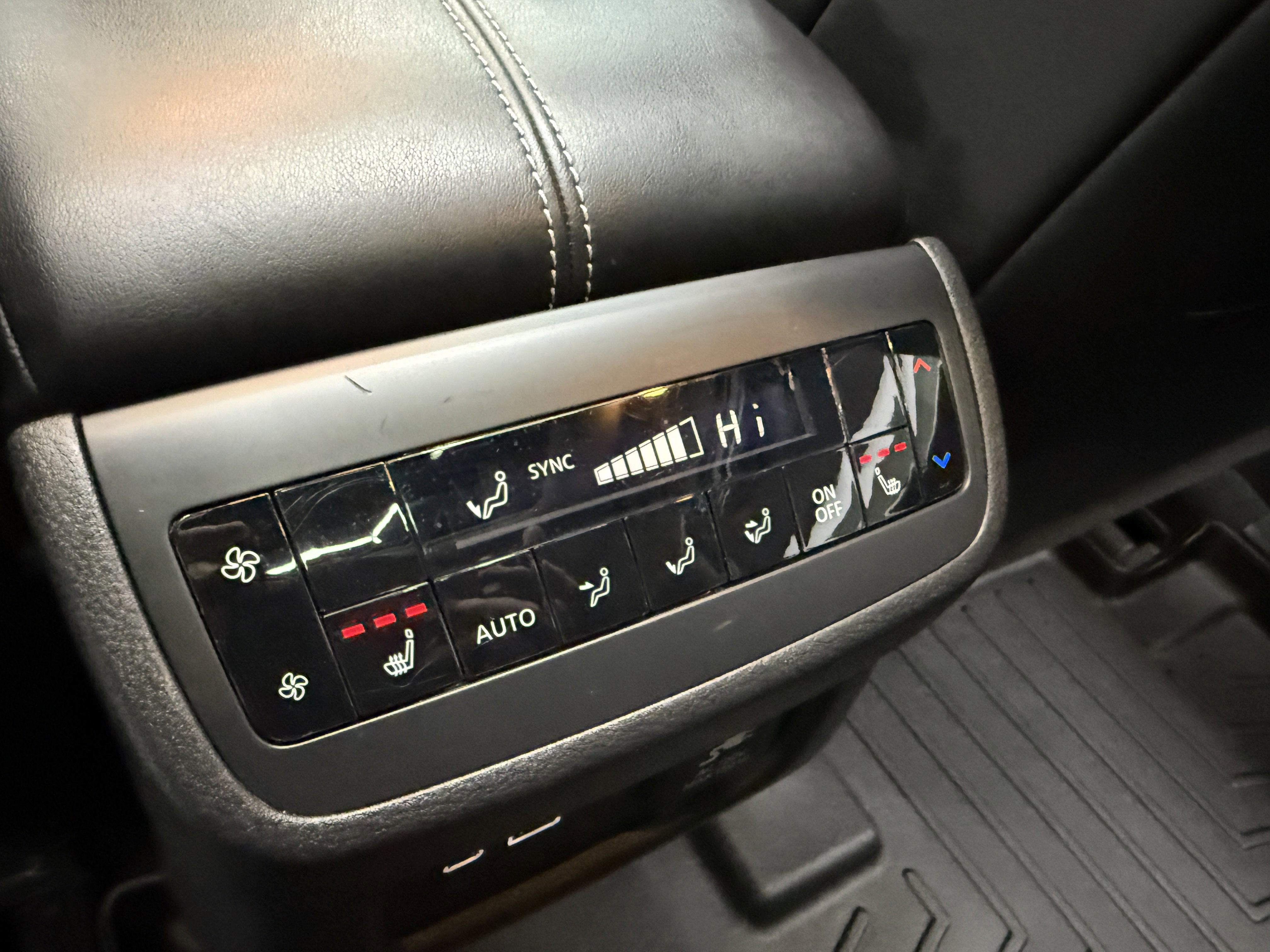 Used 2022 Nissan Pathfinder Platinum image 30