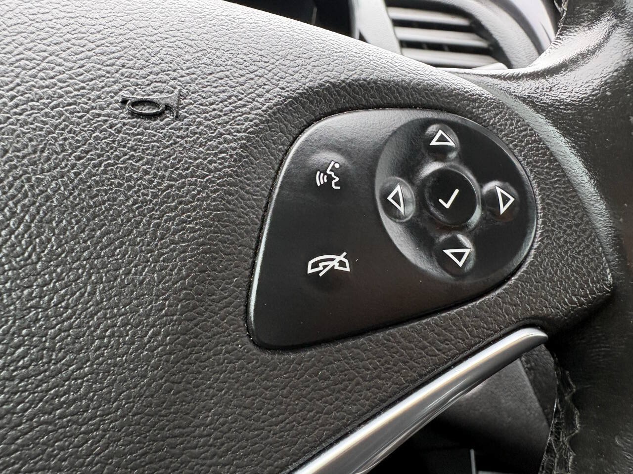Used 2014 Chevrolet Impala LTZ FWD image 10