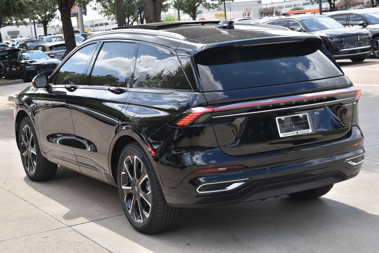 New 2026 Lincoln Nautilus Reserve AWD/4WD image 9