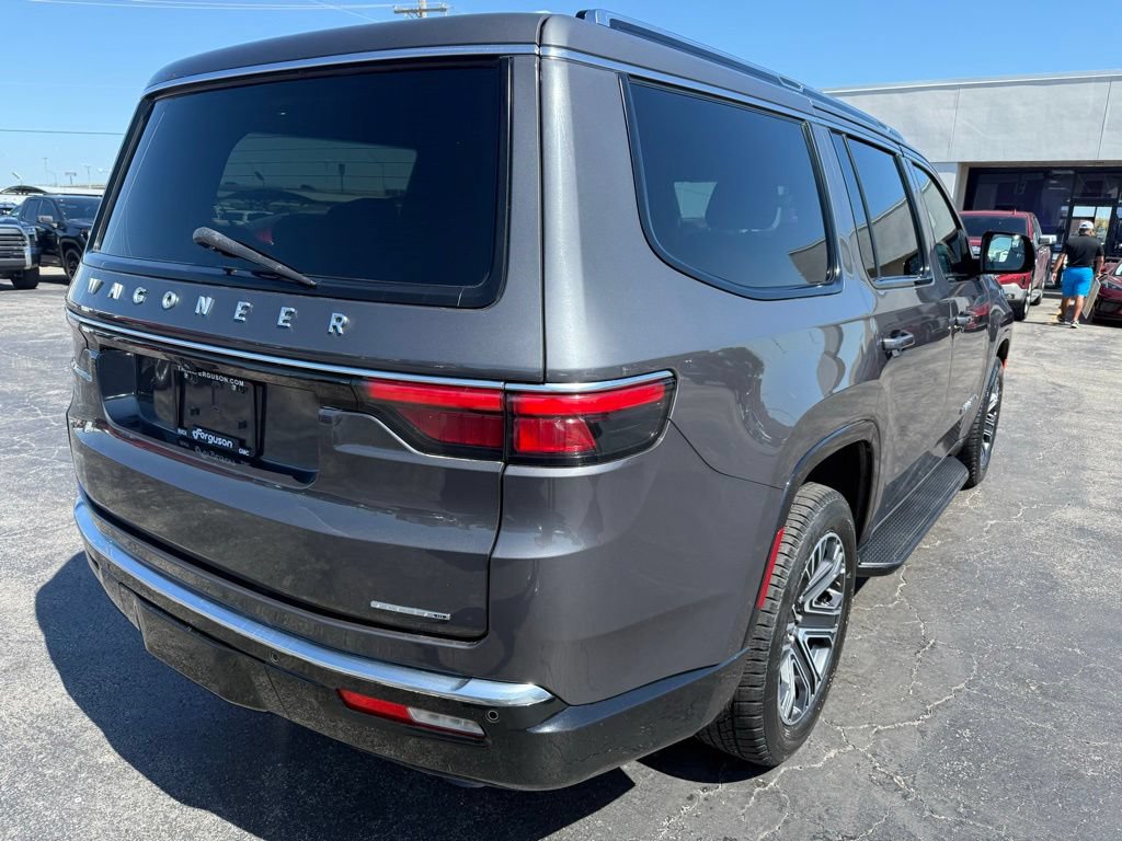 Used 2022 Jeep Wagoneer Series III RWD image 3