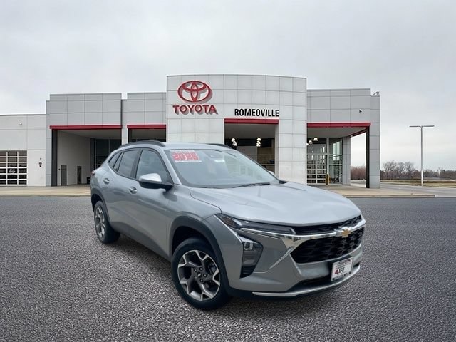 Used 2025 Chevrolet Trax LT w/ LT Convenience Package