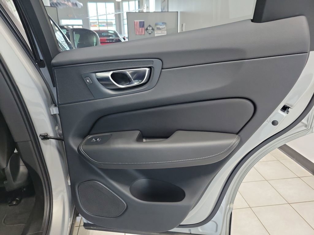 Used 2023 Volvo XC60 B6 Ultimate w/ Climate Package AWD/4WD image 20