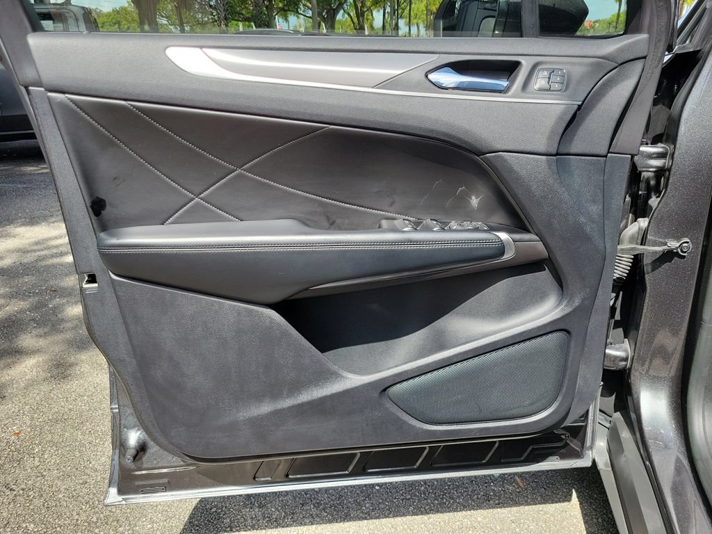 Used 2019 Lincoln MKC Premiere FWD image 13