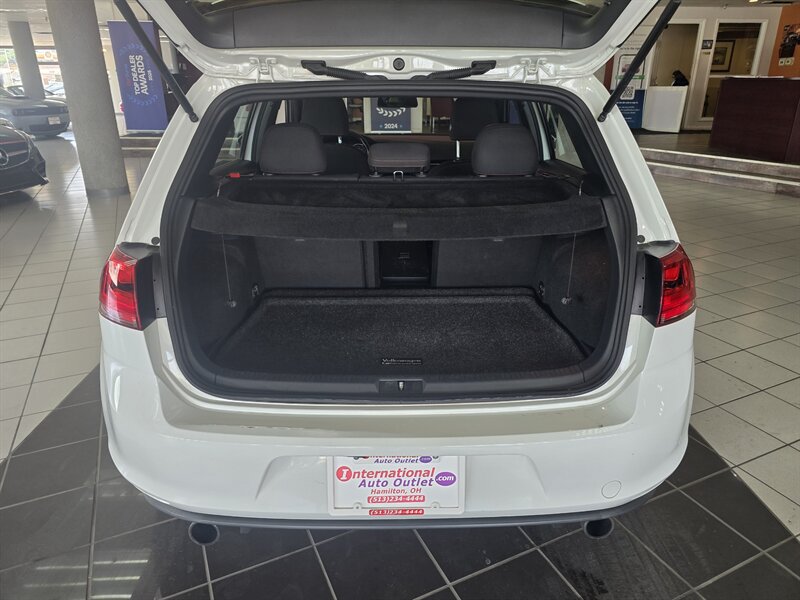 Used 2017 Volkswagen Golf 4-Door FWD image 30