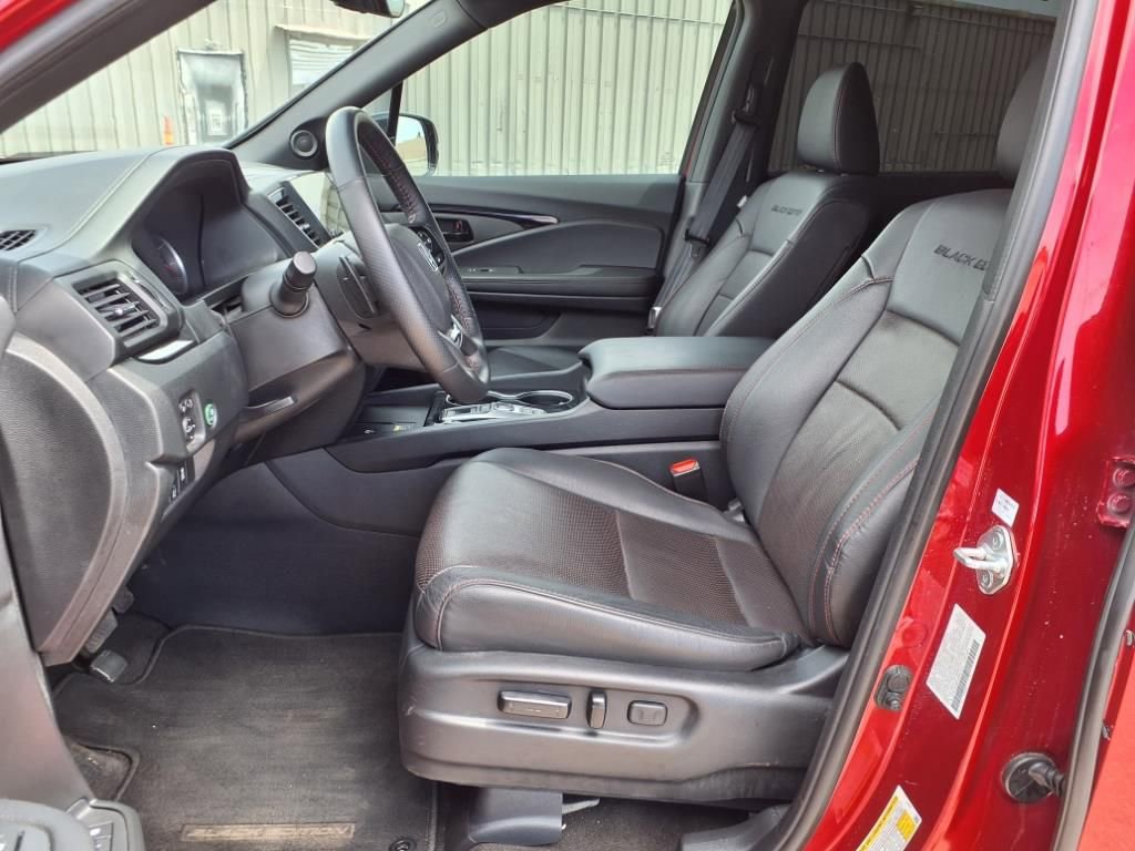 Used 2024 Honda Passport Black Edition image 13