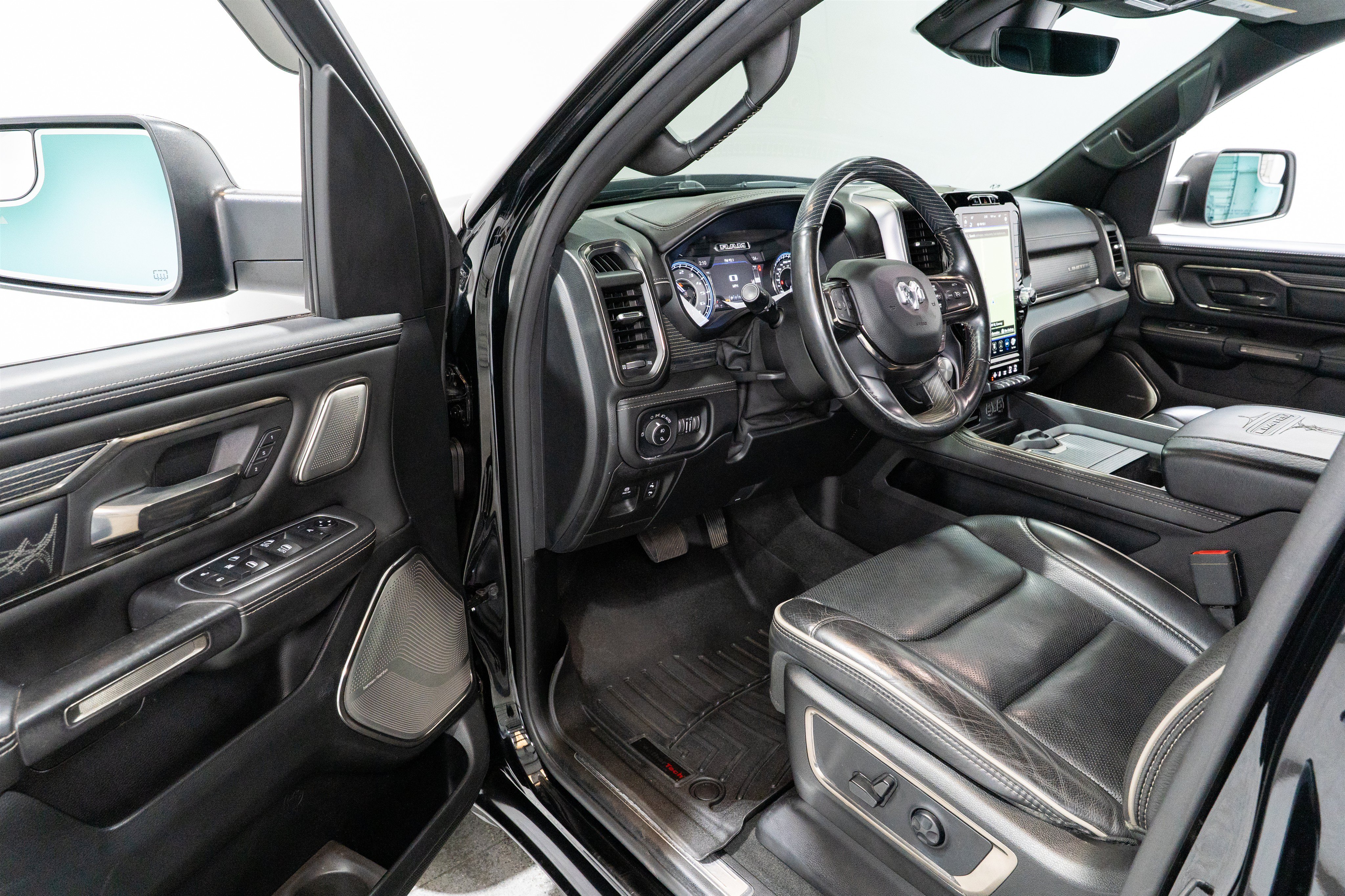 Used 2020 RAM 1500 Limited w/ Black Appearance Package AWD/4WD image 15