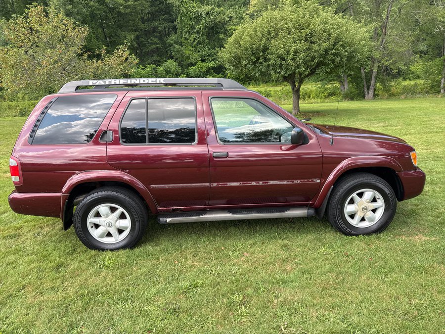 Used 2002 Nissan Pathfinder SE AWD/4WD image 26