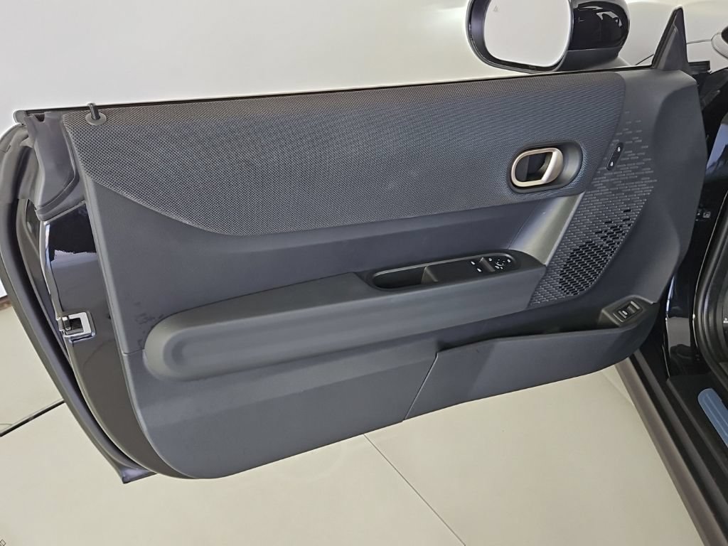 Used 2026 MINI Cooper 2-Door Hardtop FWD image 11