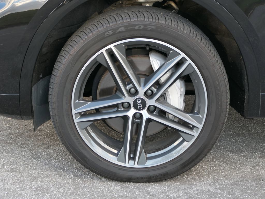 Used 2023 Audi Q5 e Premium Plus w/ Premium Plus Package image 10