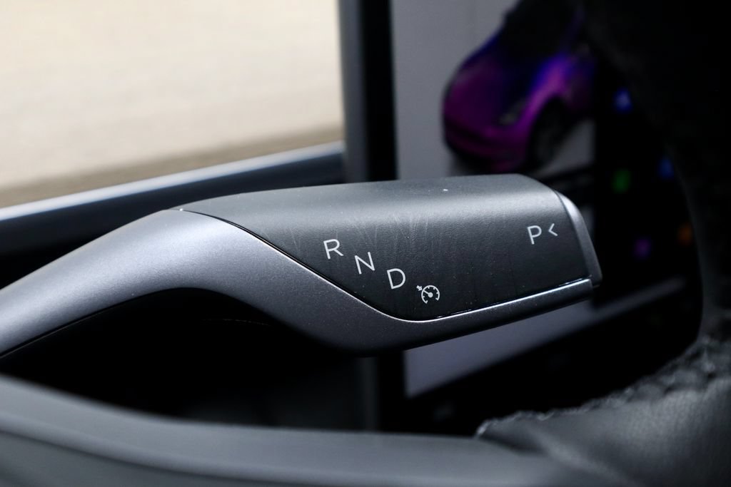 Used 2024 Tesla Model Y Long Range AWD/4WD image 32