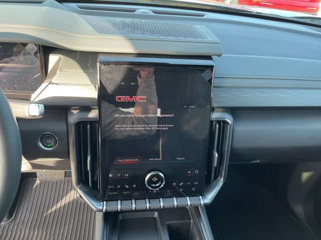 New 2026 GMC Acadia AT4 w/ Luxury Package AWD/4WD image 15
