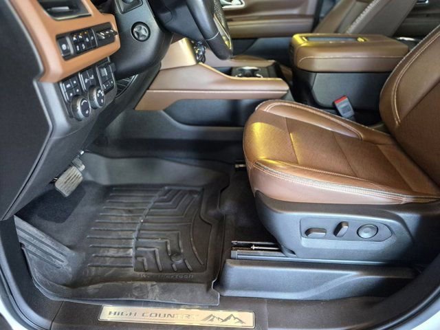 Used 2021 Chevrolet Suburban High Country AWD/4WD image 17