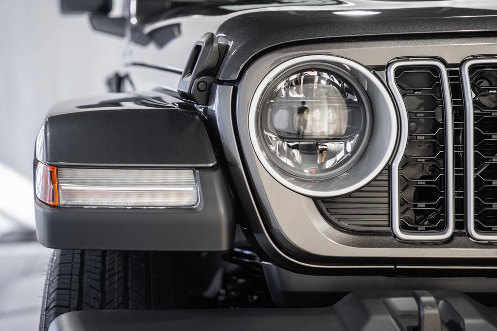 New 2026 Jeep Wrangler Unlimited Sahara w/ Safety Group AWD/4WD image 12