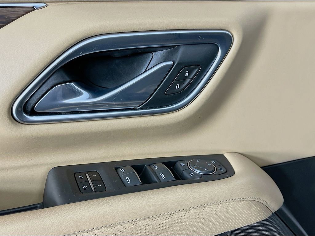 Used 2021 Chevrolet Tahoe Premier w/ Premium Package image 27