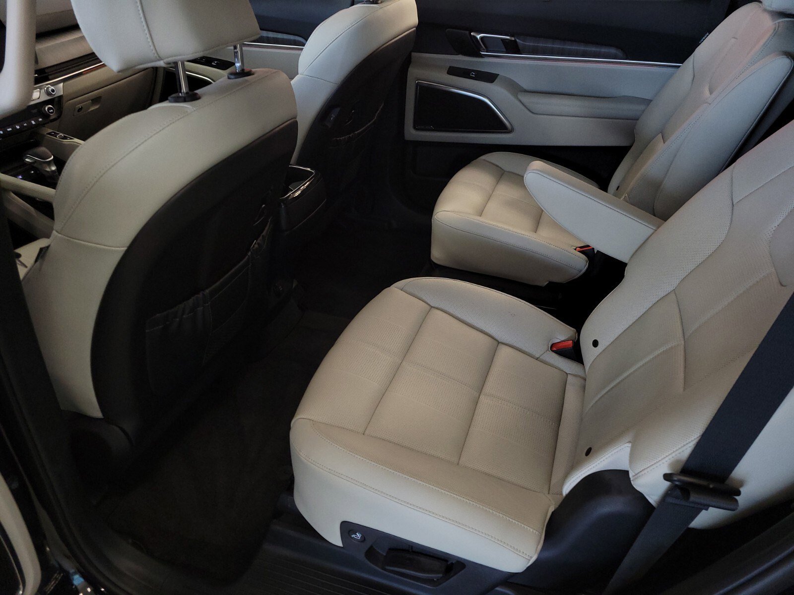 Used 2024 Kia Telluride SX w/ Towing Package image 15