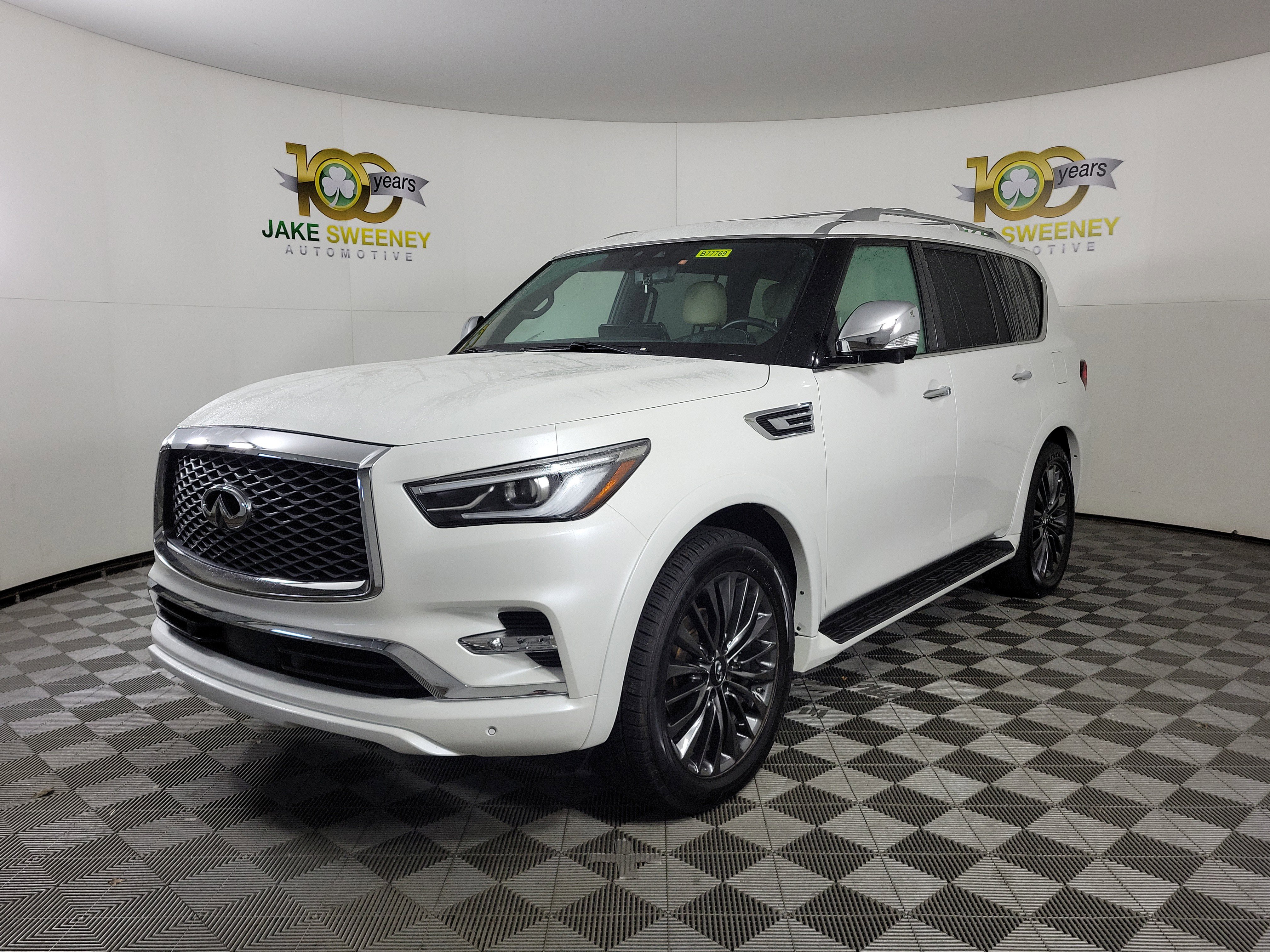 Used 2024 INFINITI QX80 Sensory w/ Cargo Package image 3